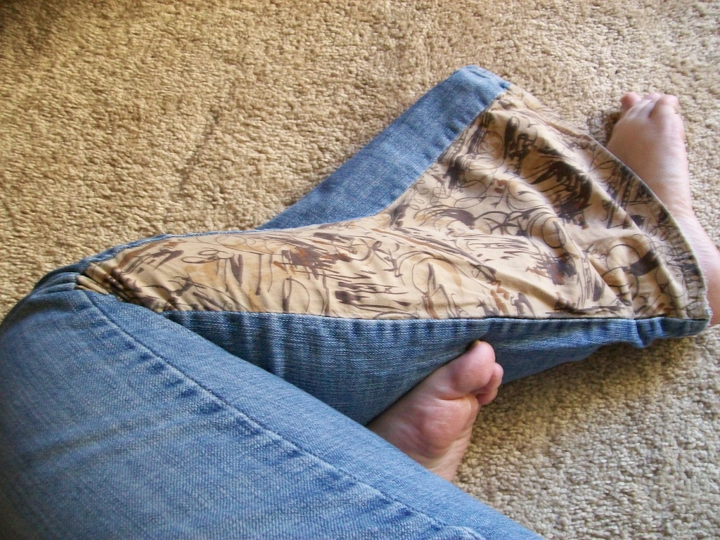 Pattern: Flared hippie jeans
